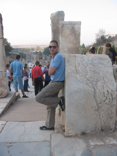 Marko i drustvo u Efesu (Turska) 17 AU.jpg